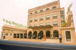 Отель Regenta Central Amritsar  Холл Базар